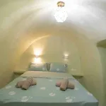 Santorini Oasis- Cave House