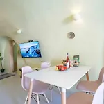 Santorini Oasis- Cave House *
