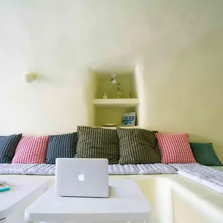 Santorini Oasis- Cave House Fíra