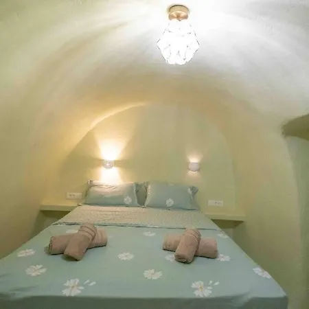 Santorini Oasis- Cave House
