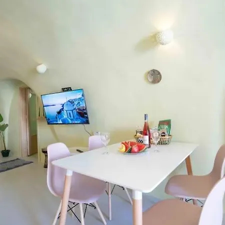 Santorini Oasis- Cave House *