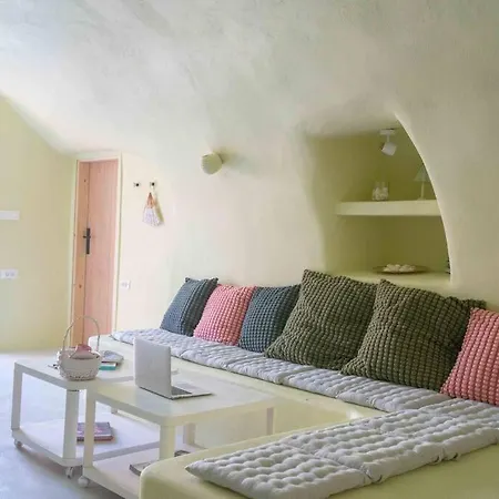 Santorini Oasis- Cave House סנטוריני