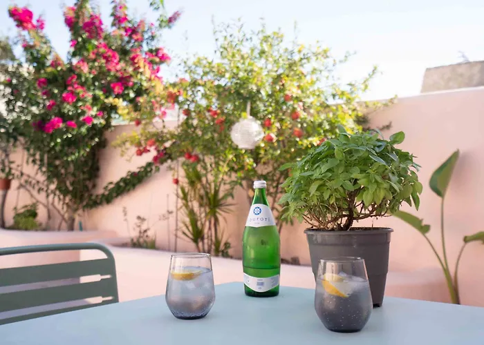 Дом отдыха Santorini Oasis- Cave House Тира