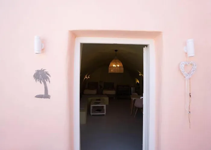 Дом отдыха Santorini Oasis- Cave House Тира
