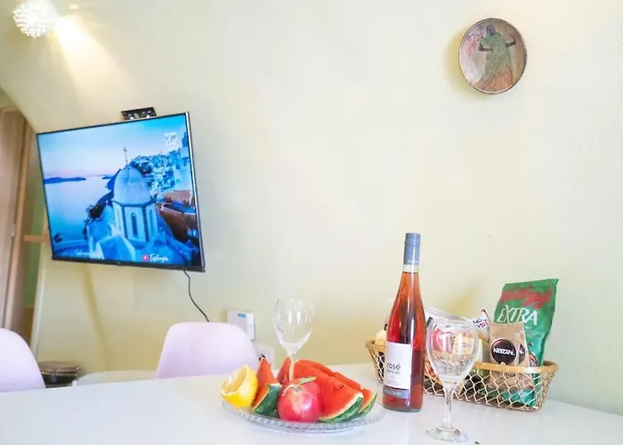 Santorini Oasis- Cave House *