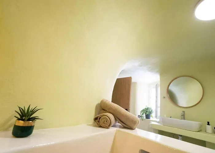 Santorini Oasis- Cave House * Тира