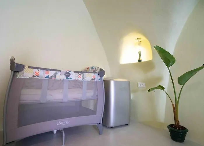 Santorini Oasis- Cave House Тира