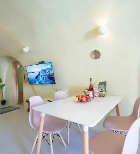 Santorini Oasis- Cave House *