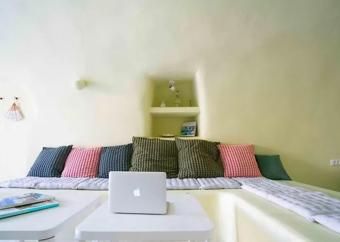 Santorini Oasis- Cave House Тира