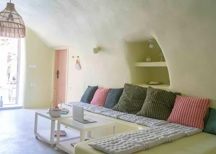 Santorini Oasis- Cave House Fira (Santorini)