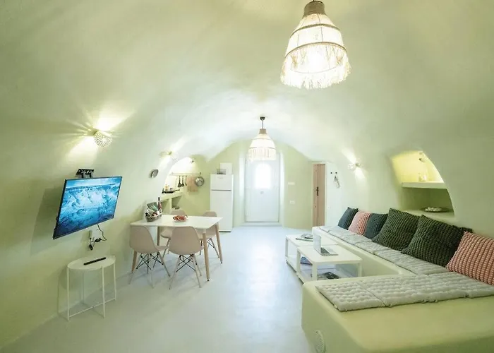 Santorini Oasis- Cave House Тира